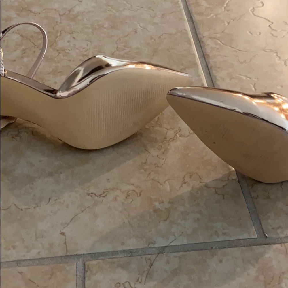 Metallic gold heels - Picture 4 of 4